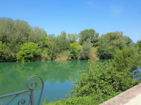 Gite face à la rivière -proche du pont du Gard-